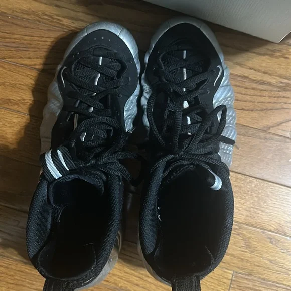 Nike Foamposites Silver and Black Sneakers - Picture 5 of 6